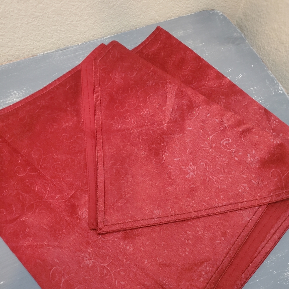 Burgundy Light Holly Floral Shiny Table Runner 70"‎ x 12 3/4"